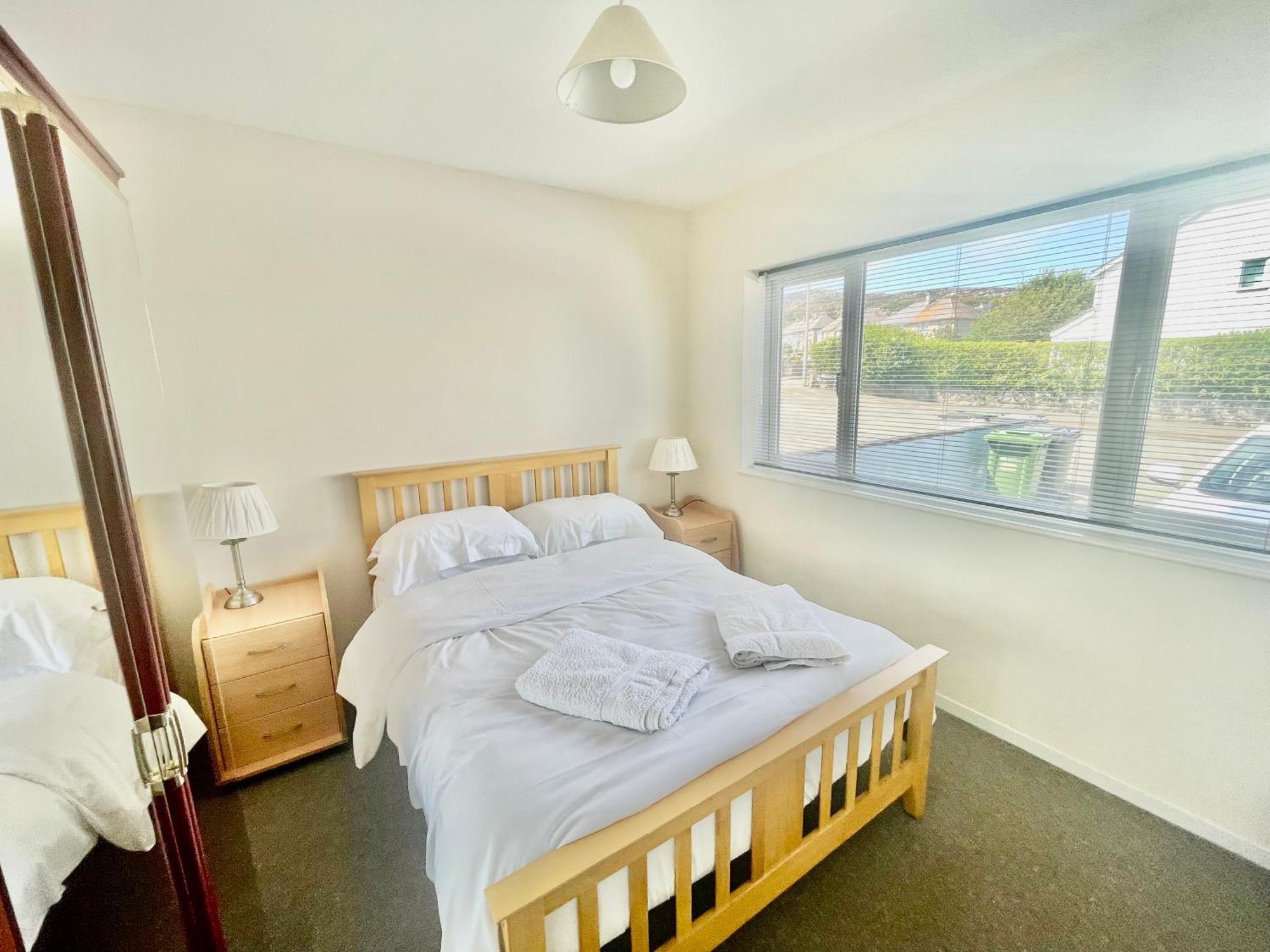 Cae Glas Apartments Холихед Экстерьер фото