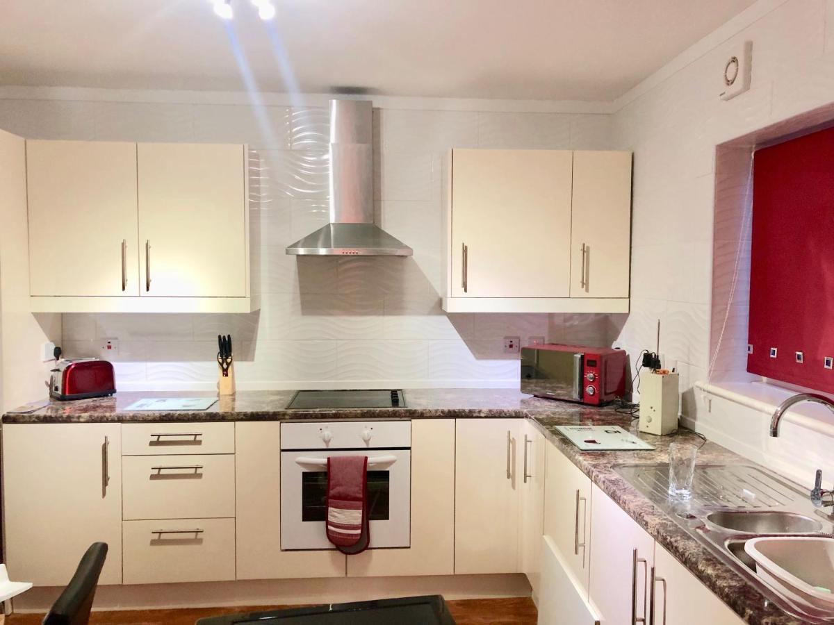 Cae Glas Apartments Холихед Экстерьер фото